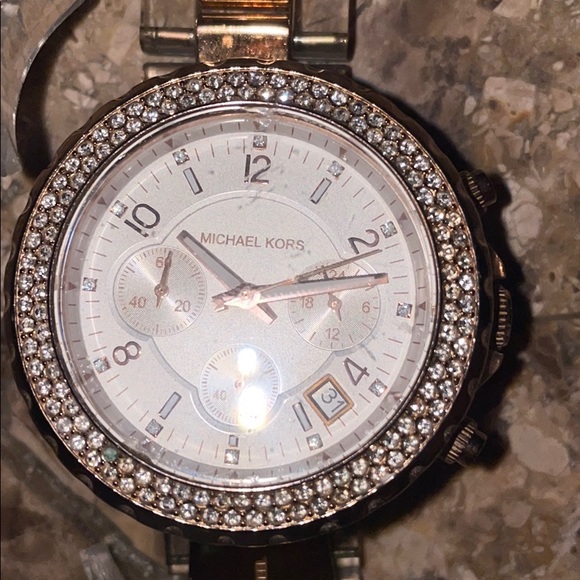 Michael Kors Watch - Picture 2 of 2